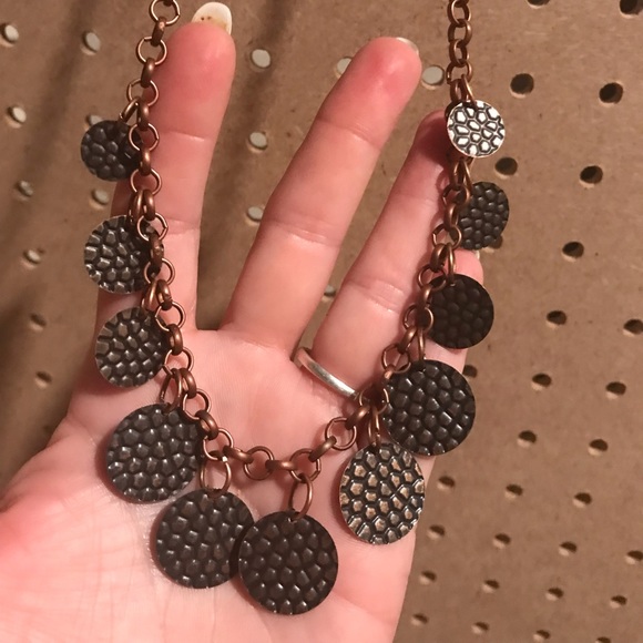 Short chain copper necklace with hammered discs.